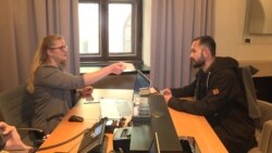 Реєстрація тривала кілька хвилин через те, що всю контактну інформацію гість заповнює ще дорогою до готелю