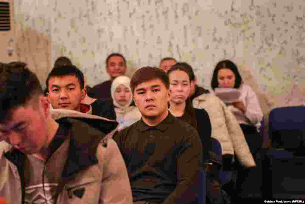 Иш-чарага&nbsp;Кусейин Көлбаев атындагы Бишкек автомобиль-жол коллежинин жана Бишкек медициналык коллежинин студенттери да катышты. &nbsp;