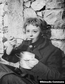 Giulietta Masina "Yol" filmində. 1954-cü il.