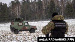 Архіўнае ілюстрацыйнае фота. Польскі памежнік каля мяжы зь Беларусьсю