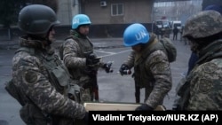 Військові та поліція застосовували вогнепальну зброю лише проти «терористів», заявив на брифінгу представник генеральної прокуратури Казахстану