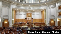 Opoziția a depus o moțiune de cenzură împotriva Guvernului Bolojan.