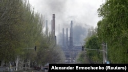 Russiýanyň “Azowstal” şäherine urýan zarbalaryny dikeltmegi sebäpli, 2-nji maýda asuda ilaty şäherden göçürmek tagallalary togtadyldy.