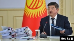 Акылбек Жапаров.