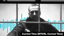 Алексей Навальный учурда Владимир облусундагы Мелехово шаарчасында күчөтүлгөн тартиптеги абакта отурат.