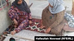 در نمیروز زنان اکثردر فعالیت برای تولید صنایع دستی مشغول اند و تجارت آنلاین برای آنان تازه گی دارد