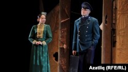 "Җилкәнсезләр" спектакле