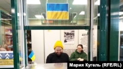 Александр Морозов в волонтерском пункте