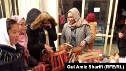 صنایع دستی زنان تجارت پیشه بامیان