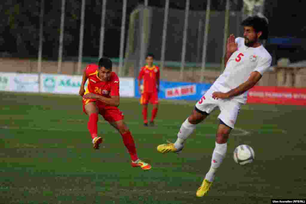 Оюндун экинчи бөлүгү Кыргызстан командасынын үстөмдүгүндө өттү.