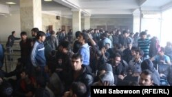 شماری از افغان های که از ترکیه اخراج شده اند. عکس از آرشیف 