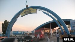 Кыргыз-казак чегиндеги Казакстандын Кордой чек ара, бажы бекети.