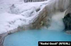 Мавзеи "Гармчашма" дар ноҳияи Ишкошим.