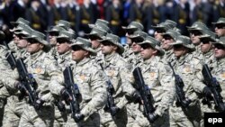 Azərbaycan hərbçiləri Moskvadakı Qələbə paradında. 2015