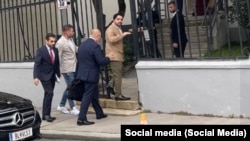 احمد مسعود رهبر جبهه مقاومت ملی افغانستان حین شرکت در نشست ویانا در اتریش