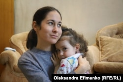 Репика Ахтемова с дочкой