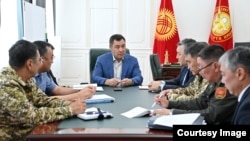 Садыр Жапаров Баткен облусундагы кырдаал боюнча кеңешме өткөрдү. 22-сентябрь, 2022-жыл. 