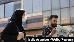 تصویر: روزنامه های ایران نیز خبر مرگ مهسا امینی را به طور گسترده منتشر کرده اند. 