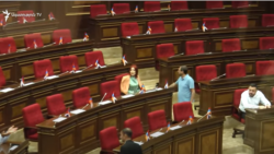 Վեճ, վիրավորանքներ, ընդդիմություն-իշխանություն փոխադարձ մեղադրանքներ՝ ԱԺ-ում
