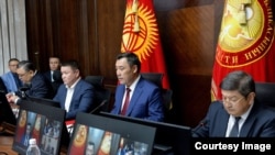 Gyrgyzystanyň prezidenti Sadyr Žaparow Howpsuzlyk Geňeşiniň mejlisini geçirýär. 16-njy sentýabr, 2022 ý. Bişkek. Gyrgyzystan.
