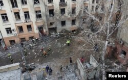 Последствия одного из российских ракетных ударов по Харькову