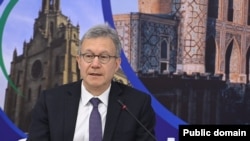 АКШнын Өзбекстандагы элчиси Дэниел Розенблюм.