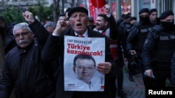 Թուրքիա - Ի պաշտպանություն Էքրեմ Իմամօղլուի ցույց Ստամբուլում, ապրիլ, 2025թ.