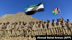 آرشیف - شماری از جنگجویان جبهه مقاومت ملی افغانستان