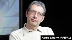 Директор Школы актуальных гуманитарных исследований Николай Гринцер