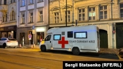 Мобільна бригада встигає вакцинувати близько 100 людей похилого віку на день