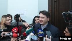 Armenian - Armen Gevorgian, a former senior aide to ex-President Robert Kocharian, speaks to journalists in a court building in Yerevan, January 29, 2019.