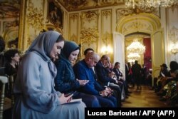 Показ коллекции одежды от Айшат Кадыровой в Париже.