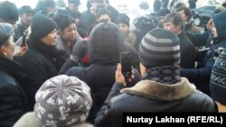 Теңгенин куну кеткенде Алматыда болгон нааразылык. 15-февраль, 2014-жыл.