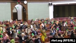 یکی از فرامین رئیس جمهور از طرف هر دو مجلس شورای ملی رد شد.