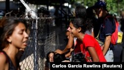 Темир тор артындагы жакындарынан кабар алалбай муңга баткандар. 28-март, 2018-жыл