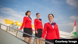 Стюардессы авиакомпании "Сомон Эйр"