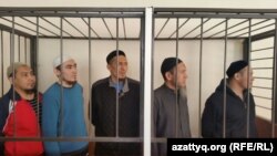 Участники религиозной группы «Таблиги Джамаат» на суде в Астане. 17 февраля 2016 года.