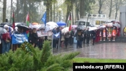 Большую частку ўдзельнікаў афіцыйнага жалобнага мітынгу складала моладзь