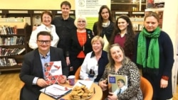 Евразия иҗат гильдиясе әгъзалары Бирмингем шәһәре китапханәсендә