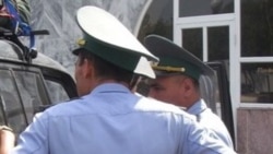 Diňle: Türkmen polisiýasy töhmet atyp, para almakda aýyplanýar