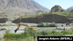 Баткен. Жол салынып жаткан аймак. 13-август.