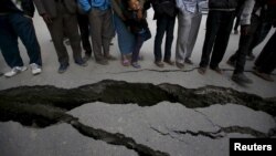 Жер силкингенде жолдорго жараңка кетти, 26.04.2015