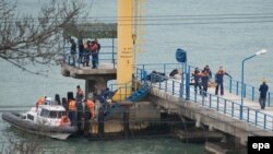 Азырынча Кара деңизден 11 адамдын сөөгү табылды.