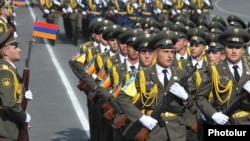 Զորահանդես Երևանի Հանրապետության հրապարակում, արխիվ