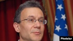 координатор Госдепартамента США по вопросам американской помощи европейским и евразийским странам Дэниел Розенблюм