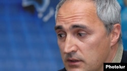 Տիգրան Խզմալյան, արխիվ