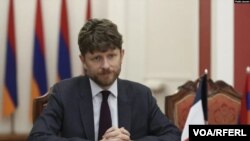 Посол Франции в Армении Оливье Декотиньи
