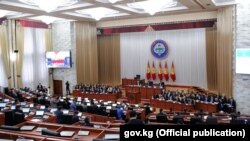 Зал пленарных заседаний Жогорку Кенеша.