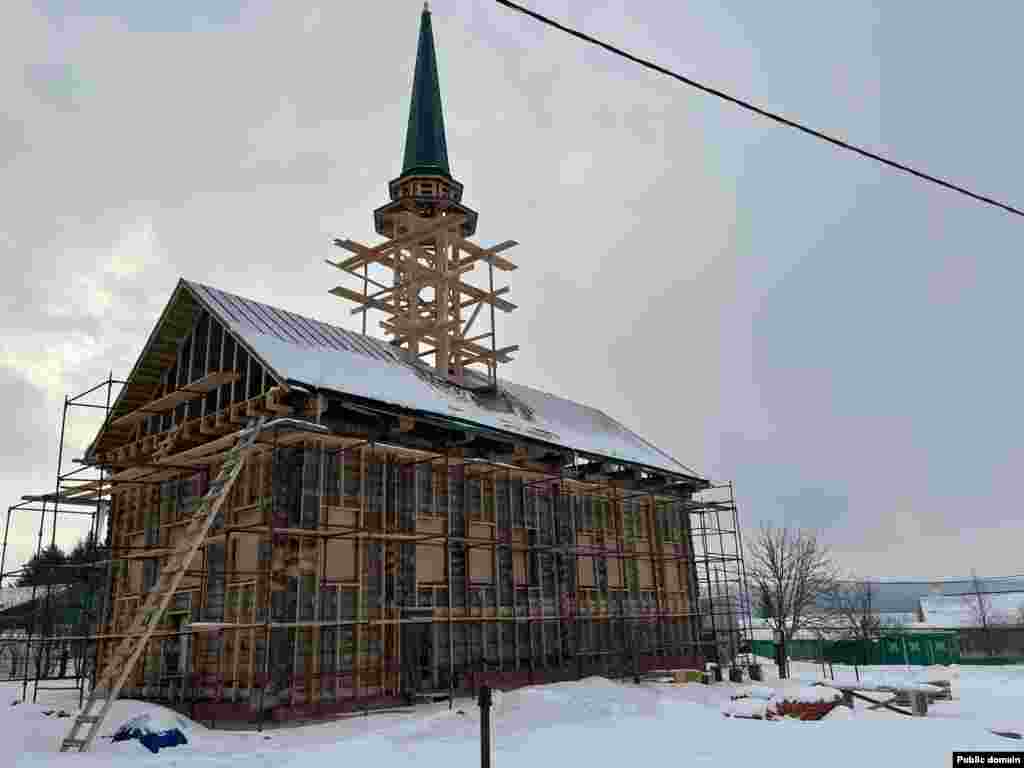  Биектау районы Айбаш авылында 20нче гасыр башында төзелгән мәчетне реставрацияләү бара. Аны җәйгә төгәлләмәкчеләр. Күпчелек эшләр иганә акчасына башкарыла. 2022 елда аның манарсы җимерелеп төшкән иде. &nbsp; 