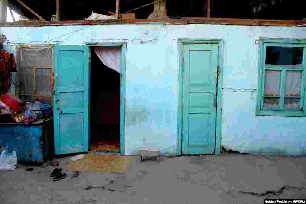 Ар бир бөлмөнүн ижара акысы 3 миң сом.